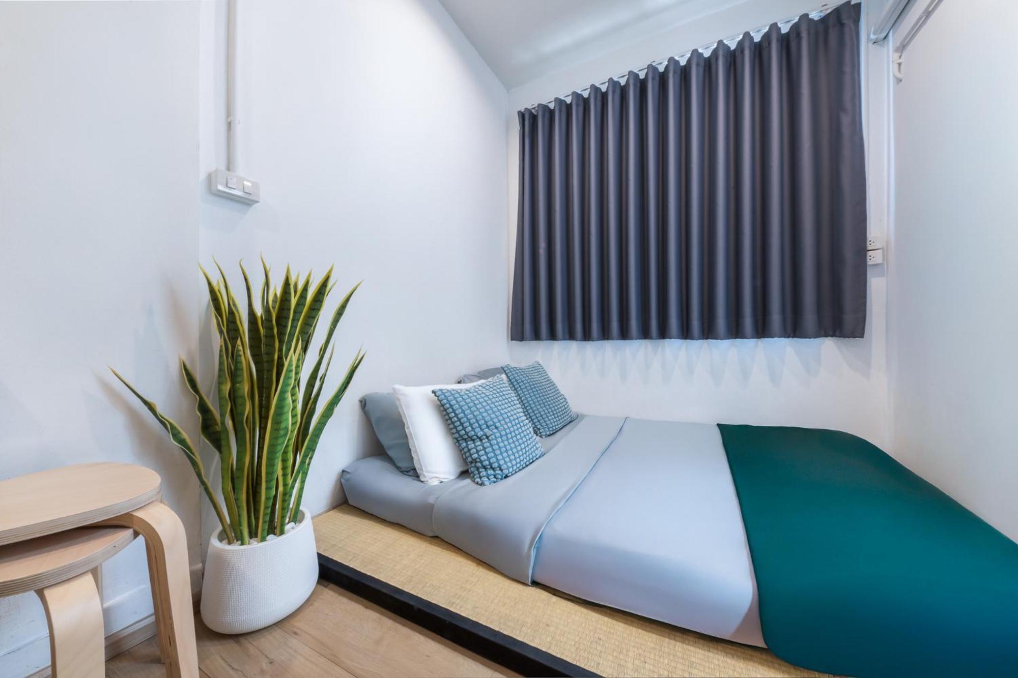 Platinum Deluxe Shopping Apartments Bangkok Exterior photo